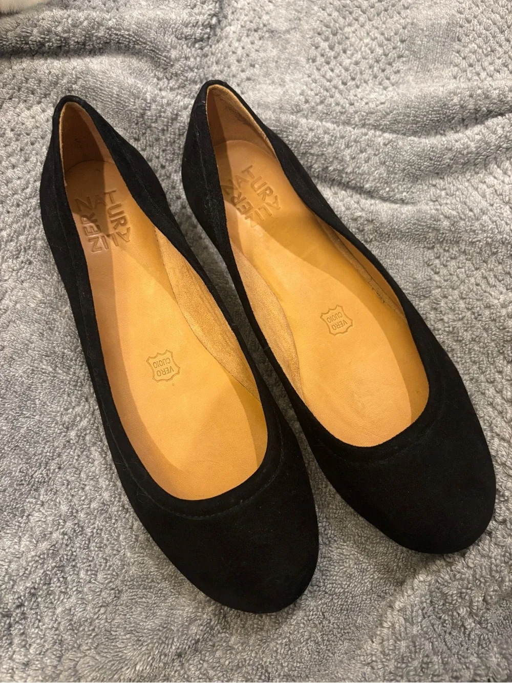 Naturalizer Black Suede Round-Toe Flats
